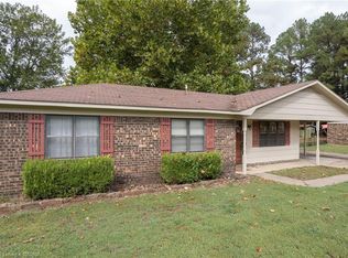 303 Quincy St, Lavaca, AR 72941