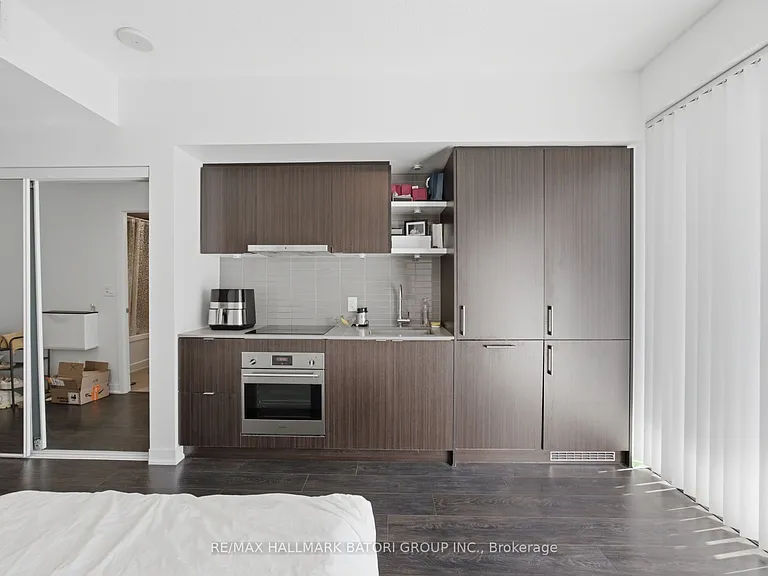 100 Harbour St #4611 — Photo 11