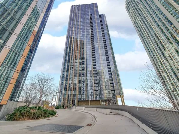 211 N Harbor Dr, Chicago, IL