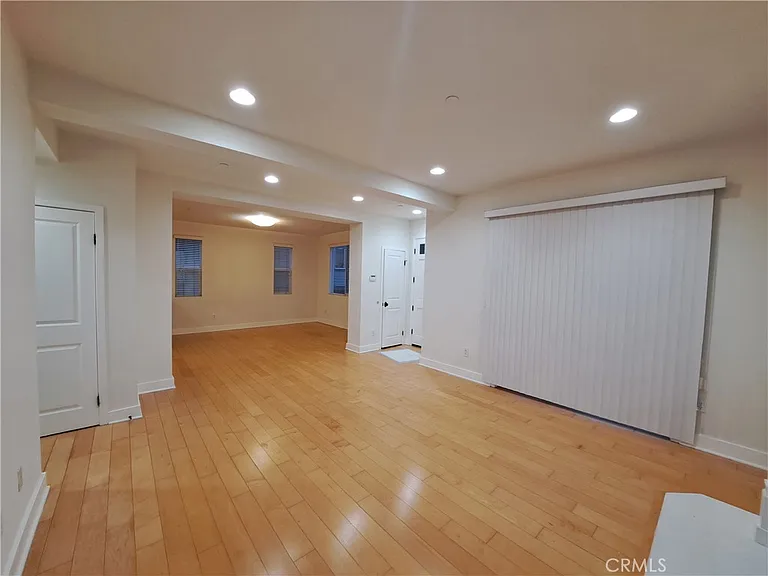 6300 Honolulu Ave #101 — Photo 8
