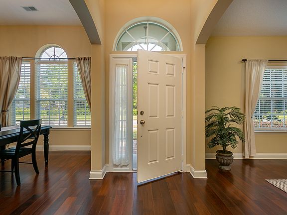 3rd image of 4204 Hazelbrook Ln