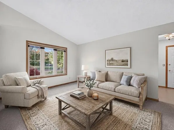 6195 River Mill Dr, Monticello, MN 55362