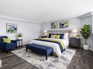 7905 96th St NW, Edmonton, AB T6C4R3