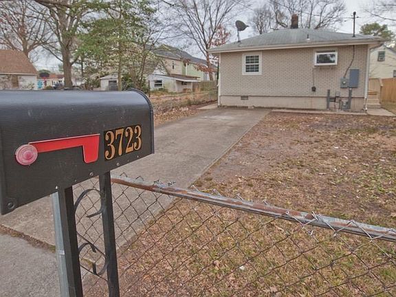 3rd image of 3723 Atterbury St