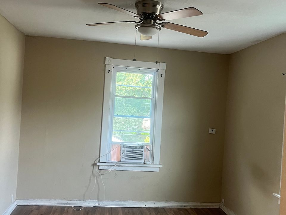 2nd image of 1309 W D St APT B