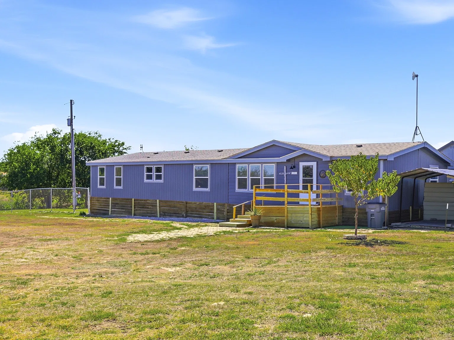 4 bed, 2016 sqft, $1,600 — Photo 4