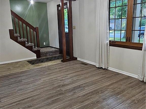 4th image of 1906 Sherwood Dr