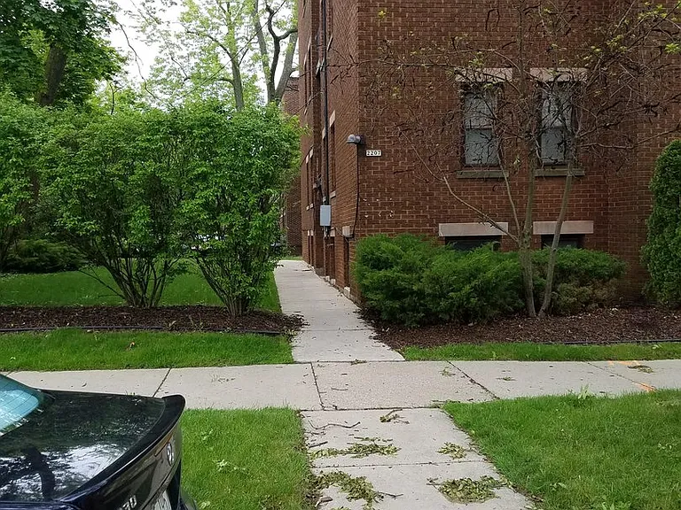 2528 N Maryland Ave — Photo 38