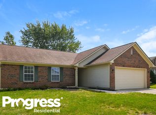 9695 Claymore Dr, Fishers, IN 46038
