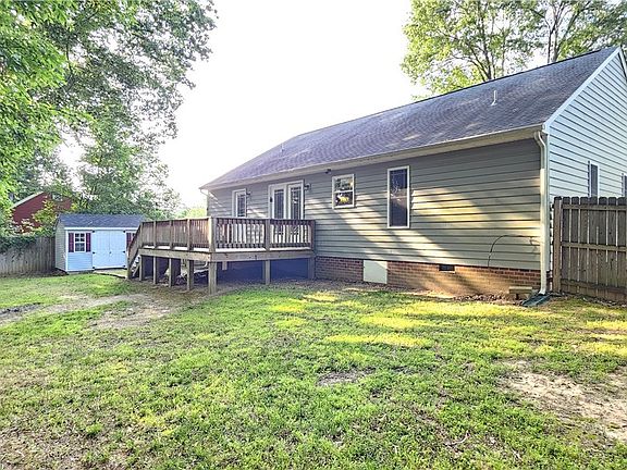3rd image of 379 Moncuin Ct
