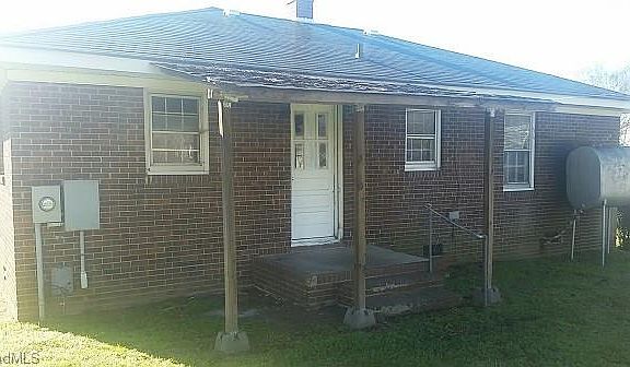 3rd image of 1205 Gordon St