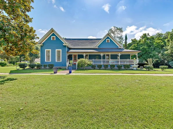 221 S Live Oak St, Geneva, AL 36340