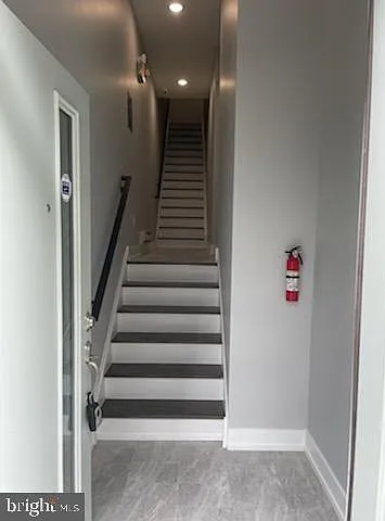 1529 W Stiles St #A — Photo 10