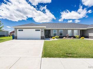 126 Bridgeport Dr, Moro, IL 62067