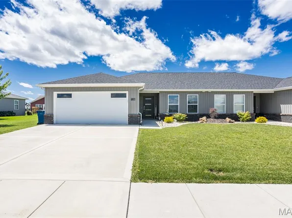 126 Bridgeport Dr, Moro, IL 62067