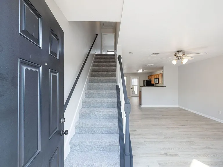 340 Stewarts Landing Cir — Photo 3