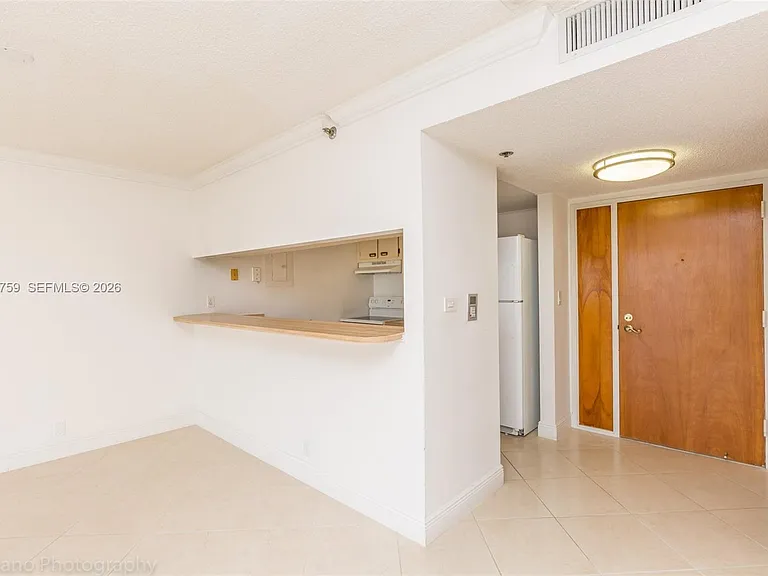 7601 E Treasure Dr #2406 — Photo 9
