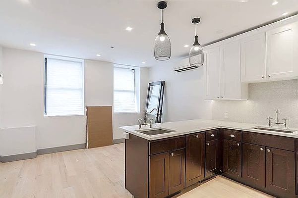 1st image of 123 Pulaski St #1L