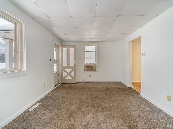 4th image of 539 W Spring St