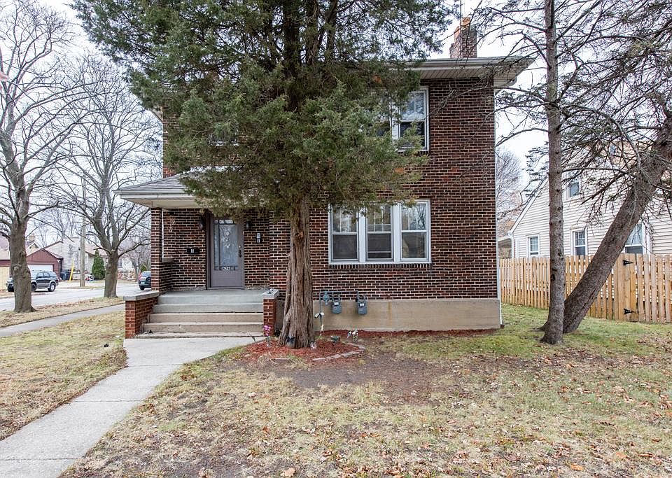 1st image of 626 W Atlantic Ave APT 2