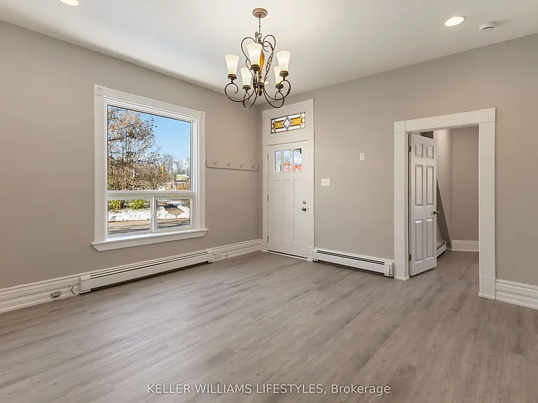 79 Beaconsfield Ave #1 — Photo 6