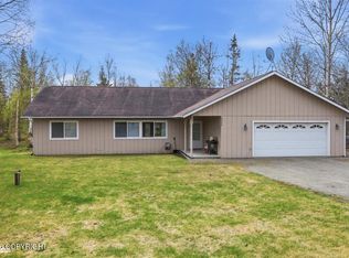 10040 E Baywood Dr, Wasilla, AK 99654