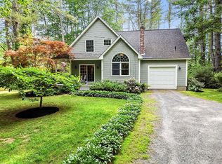 2 Falling Pines Ln, Readfield, ME 04355