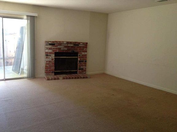3rd image of 10 Zephyr Cove Cir