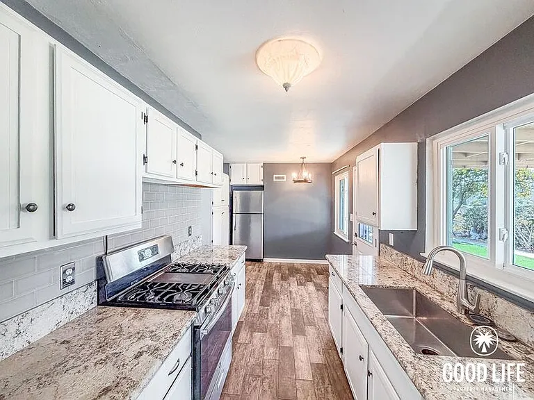 8051 San Carlos Dr — Photo 4