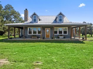 1180 Mentz Rd, Alleyton, TX 78935