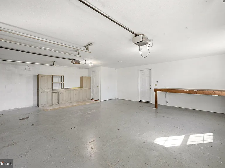 1183 River Bend Ct — Photo 40