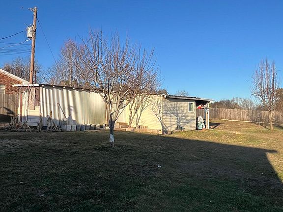 2nd image of 1029 Green Rd