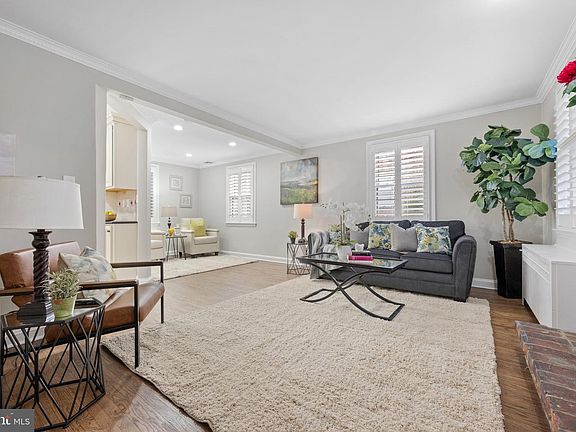 3rd image of 229 Glen Ridge Rd