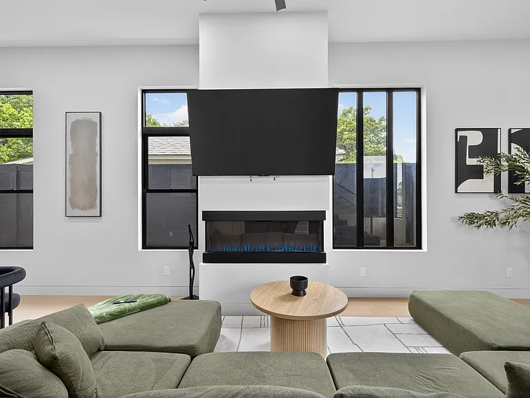 423 SW 13th St — Photo 80