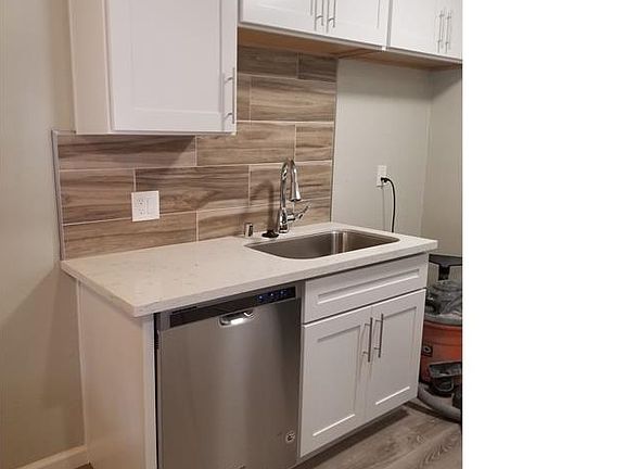 4th image of 2290 Kammerer Ave