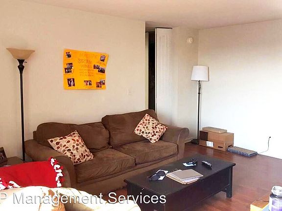 5th image of 722 W Diversey Pkwy APT 402
