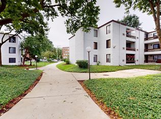 334 W Miner St APT 3B, Arlington Heights, IL 60005