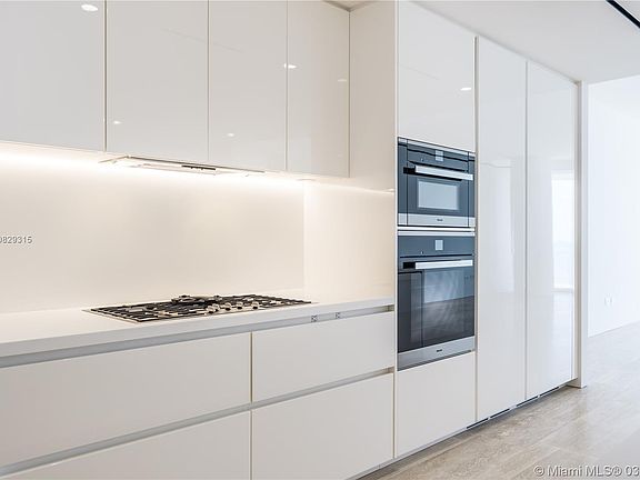 5th image of 9001 Collins Ave S #707