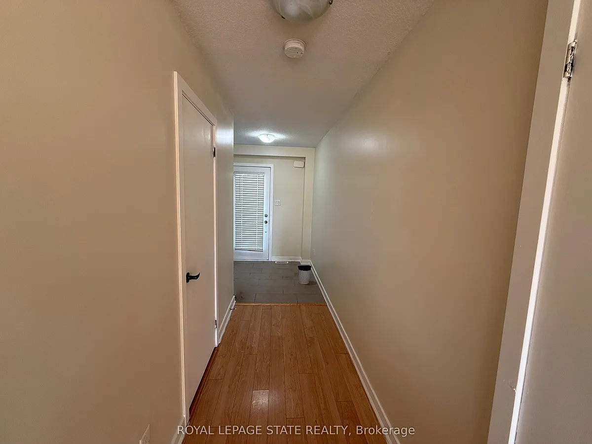 Building Photo - 148 Crafter Cres