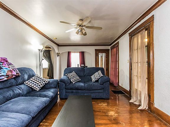 5th image of 2629 N University St