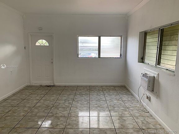 4th image of 1645 NE 124th St #1645