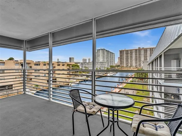 3849 NE 169th St APT 406, North Miami Beach, FL 33160