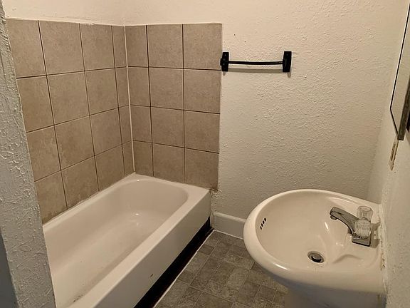 4th image of 2936 E 117th St APT 2