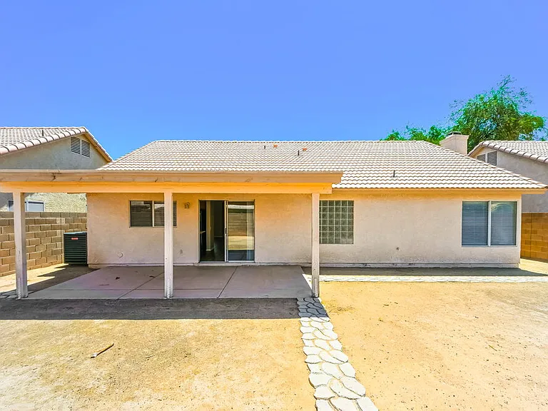 1370 W Gary Dr — Photo 16