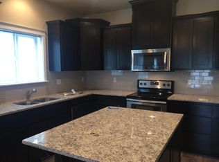 1205 S 8th St, Independence, OR 97351