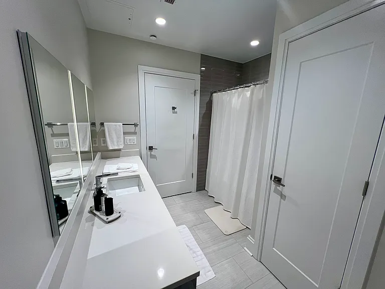 7887 Jones Branch Dr — Photo 30