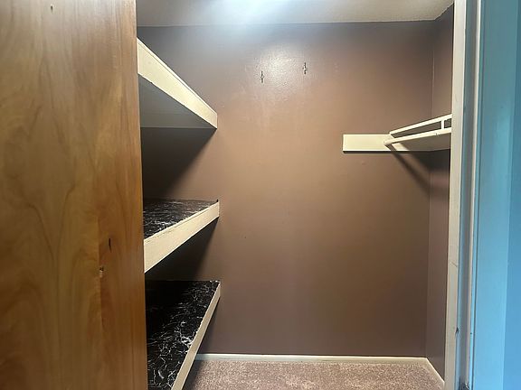 3rd image of 1029 Aurora Dr APT 6
