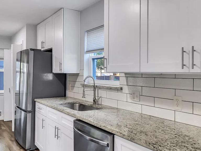 623 Greenleaf Dr — Photo 7