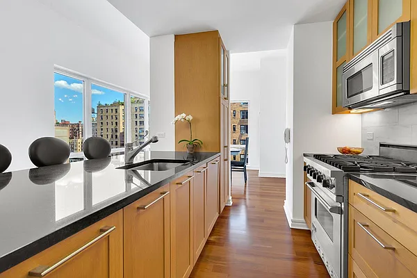 Sold by Engel & Völkers New York City | media 3