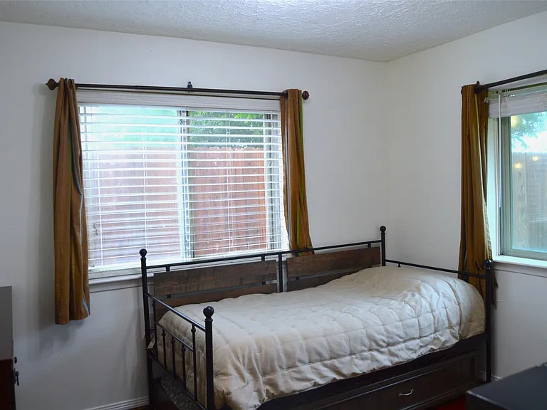 20010 Fort Bowie Ct — Photo 21